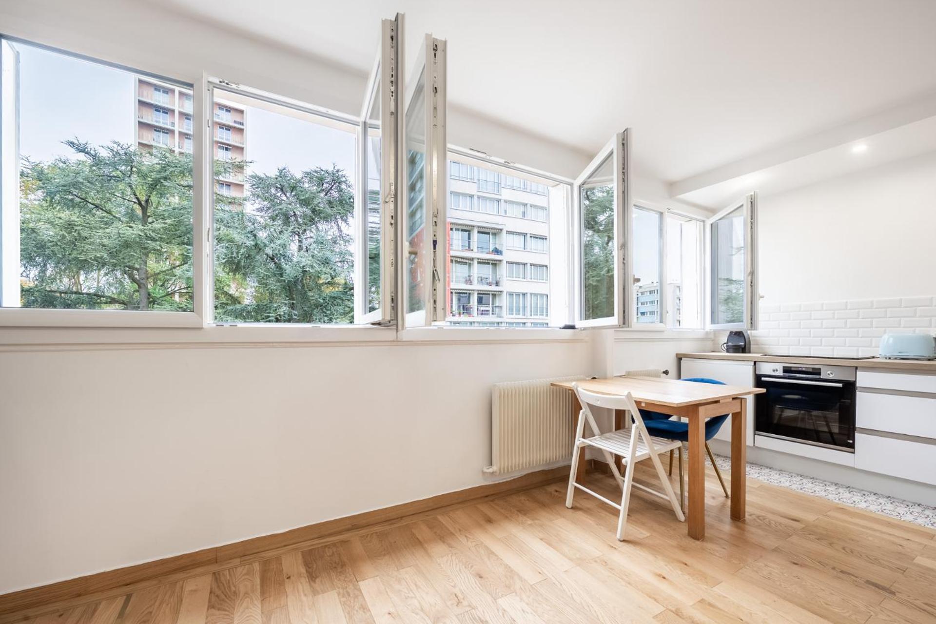 Charming Parisian Home Away From Home In The Heart Of 파리 외부 사진